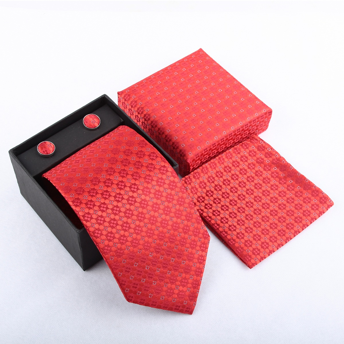 ชุดเซ็ตเนคไท ผ้าเช็ดหน้า กระดุ - Neck Tie Set Box บทวิจารณ์และราคา