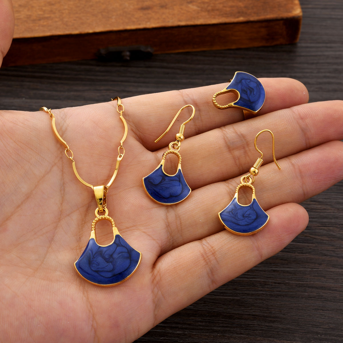 แฟชั่น PNG สีทองชุดเครื่องประด - Men Accessories India บทวิจารณ์และราคา